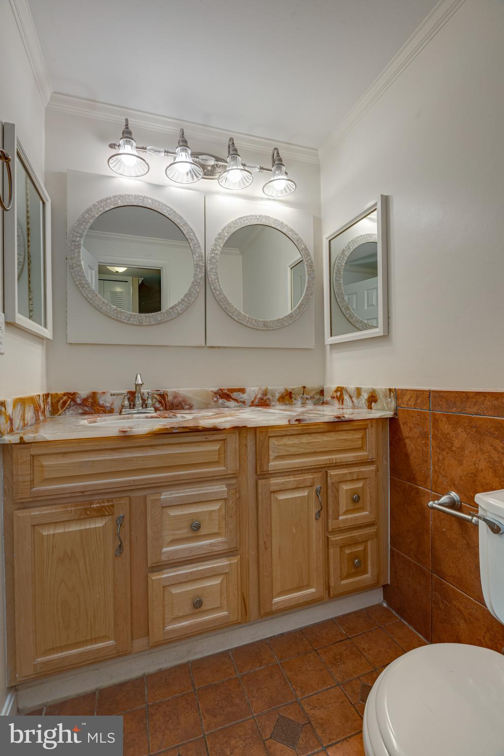 188 North Cottage Road Sterling, VA 20164 - Photo 26 of 35 Master bathroom