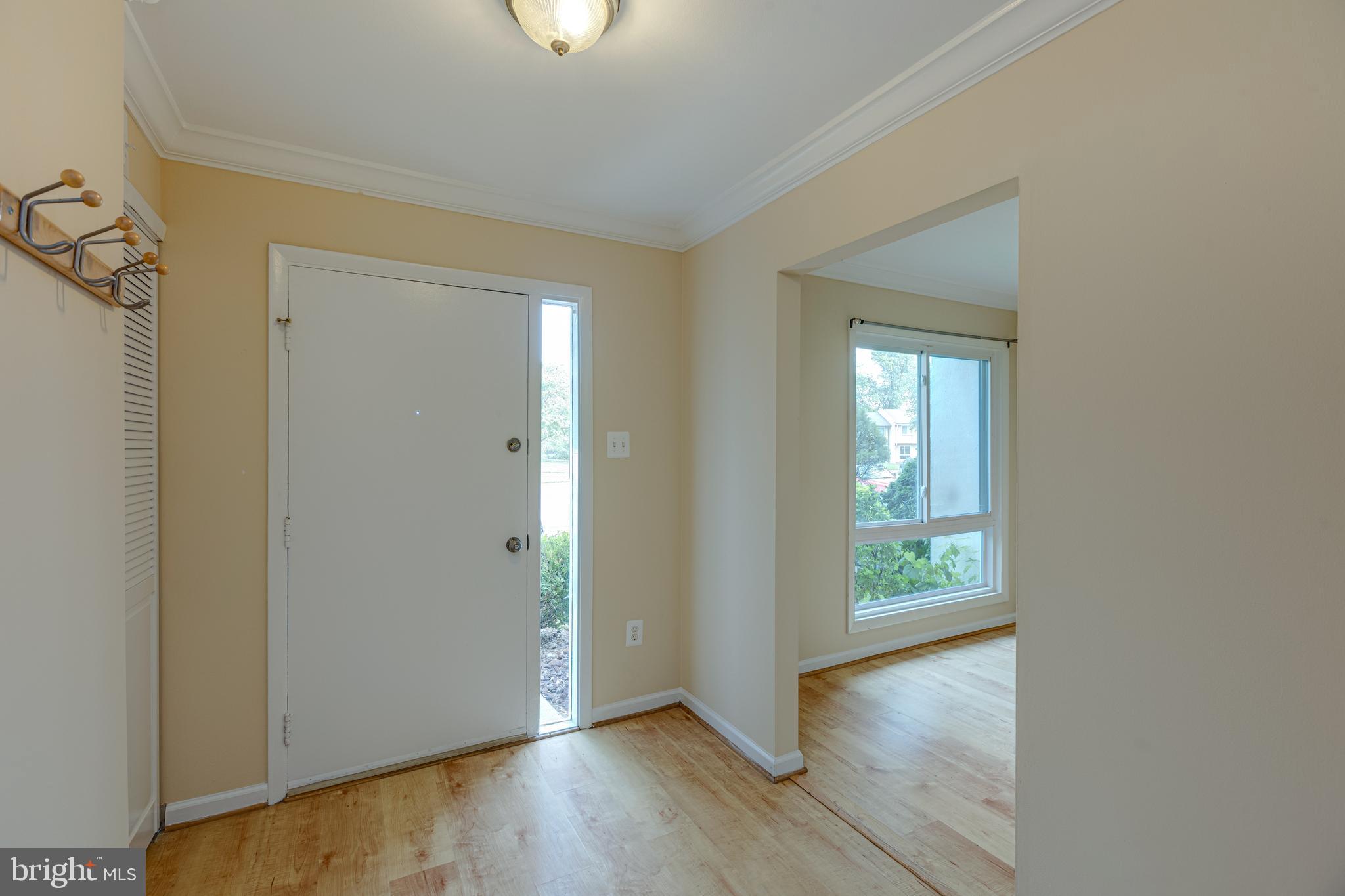 188 North Cottage Road Sterling, VA 20164 - Photo 4 of 35 Foyer