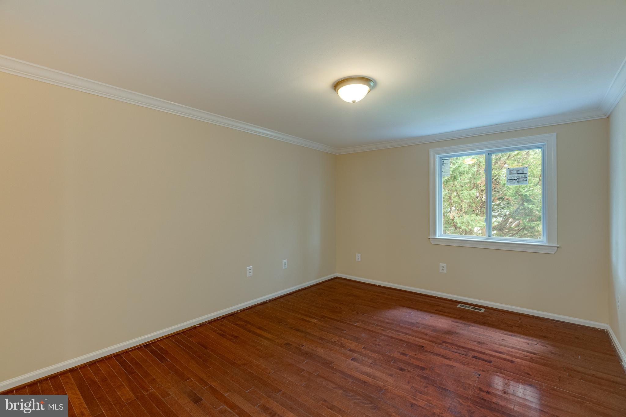 188 North Cottage Road Sterling, VA 20164 - Photo 31 of 35 Bedroom 3