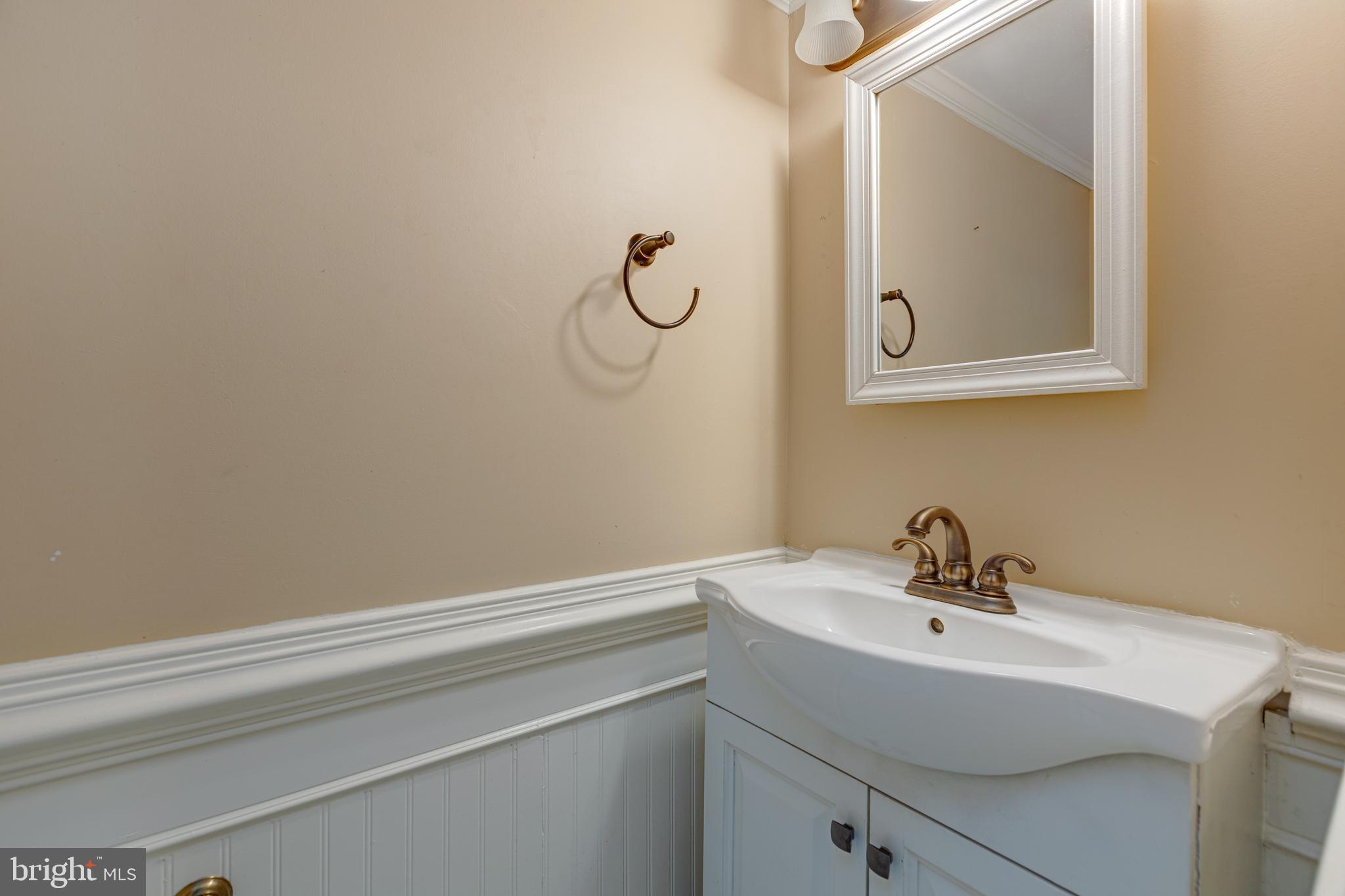 188 North Cottage Road Sterling, VA 20164 - Photo 8 of 35 Half bath - first floor
