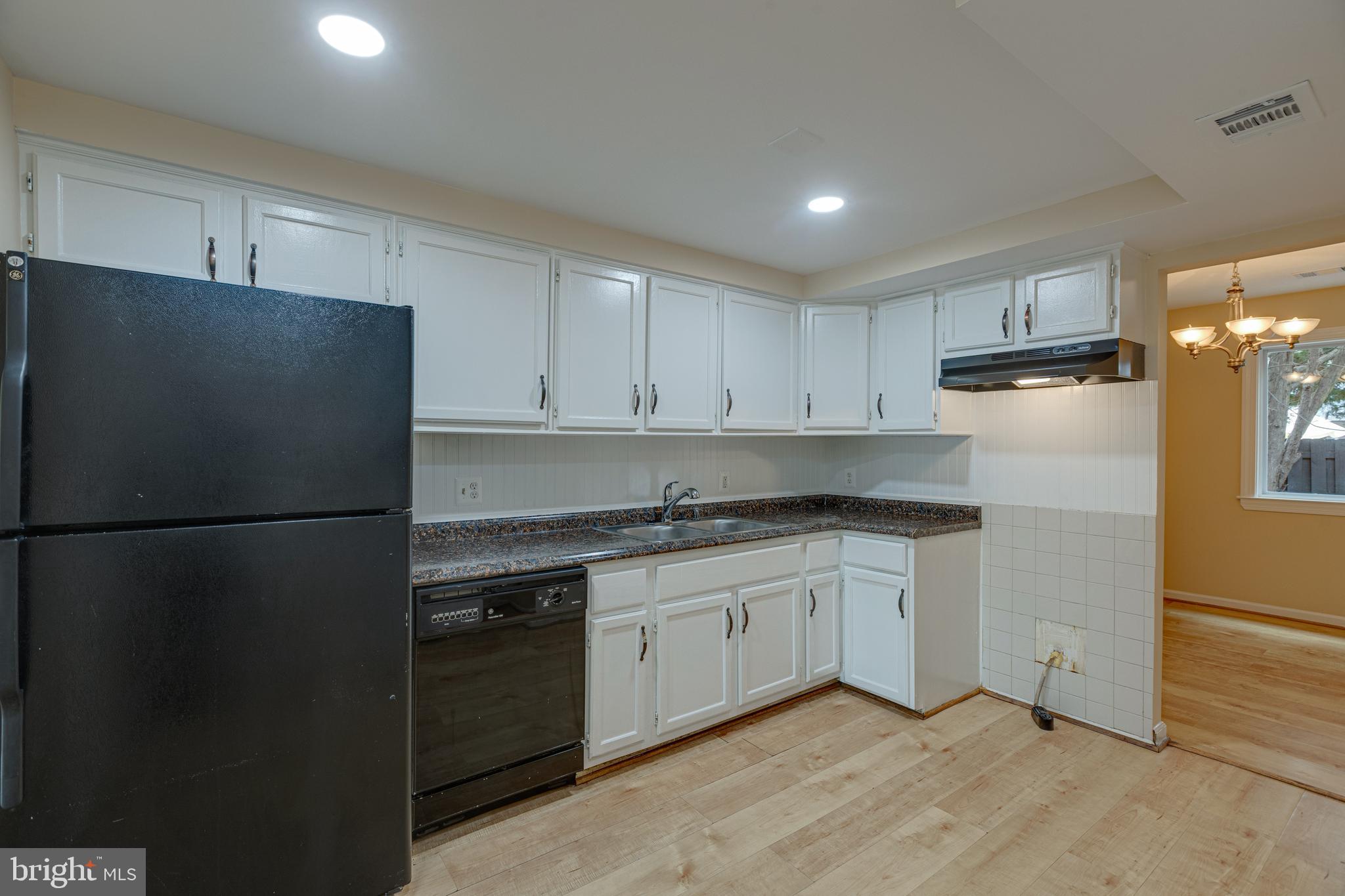 188 North Cottage Road Sterling, VA 20164 - Photo 10 of 35 Kitchen - Oven to be installed