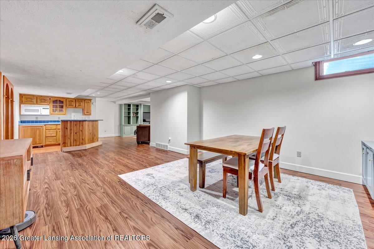 1352 Foxcroft Road East Lansing, MI 48823 - Photo 34 of 61 32-DSC00802