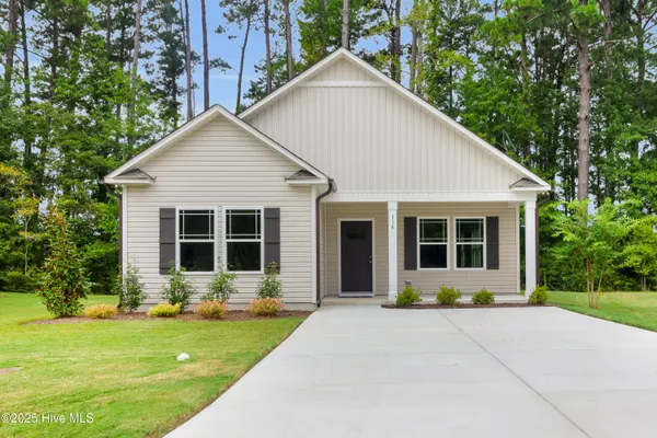 $325,500 | 318 Camp Creek Drive, Oriental, NC 28571