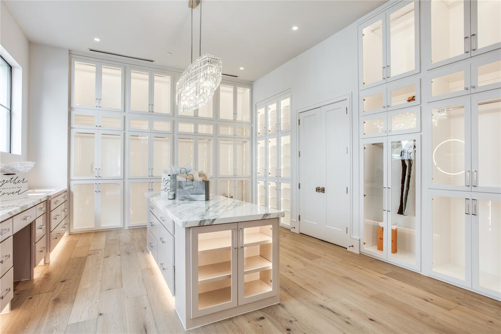 4306 Gloster Road Dallas, TX 75220 - Photo 21 of 28 a very nice looking room with a large window