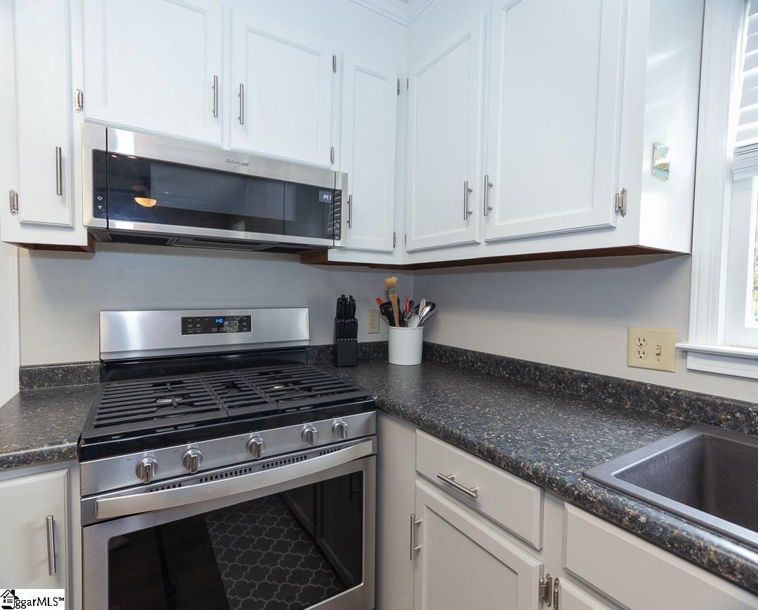 407 Syracuse Road Easley, SC 29642 - Photo 11 of 33