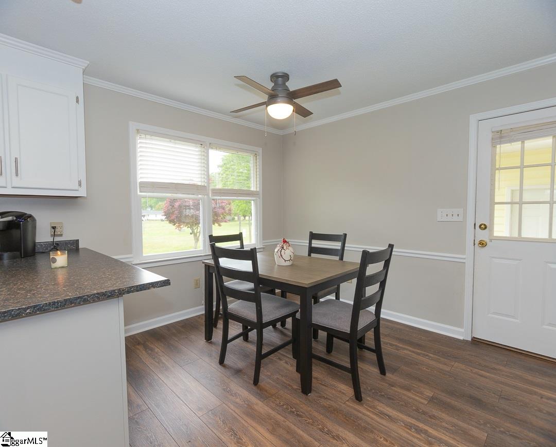 407 Syracuse Road Easley, SC 29642 - Photo 6 of 33