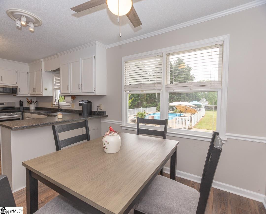 407 Syracuse Road Easley, SC 29642 - Photo 8 of 33