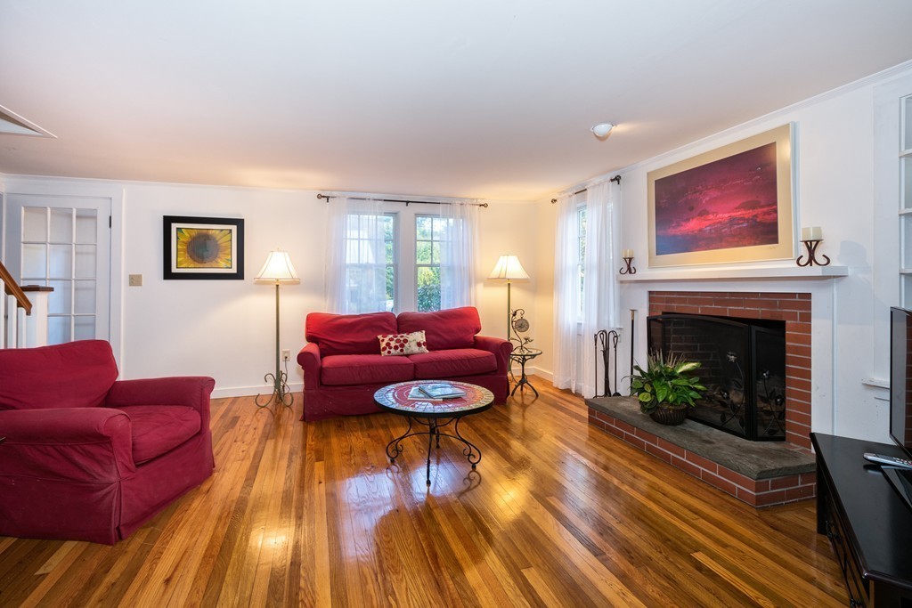 189 Old Oaken Bucket Road Scituate, MA 02066 - Photo 7 of 27 Gallery Image 7
