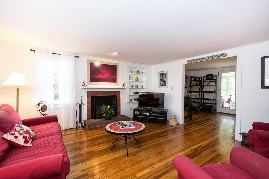 189 Old Oaken Bucket Road Scituate, MA 02066 - Photo 8 of 27 Gallery Image 8