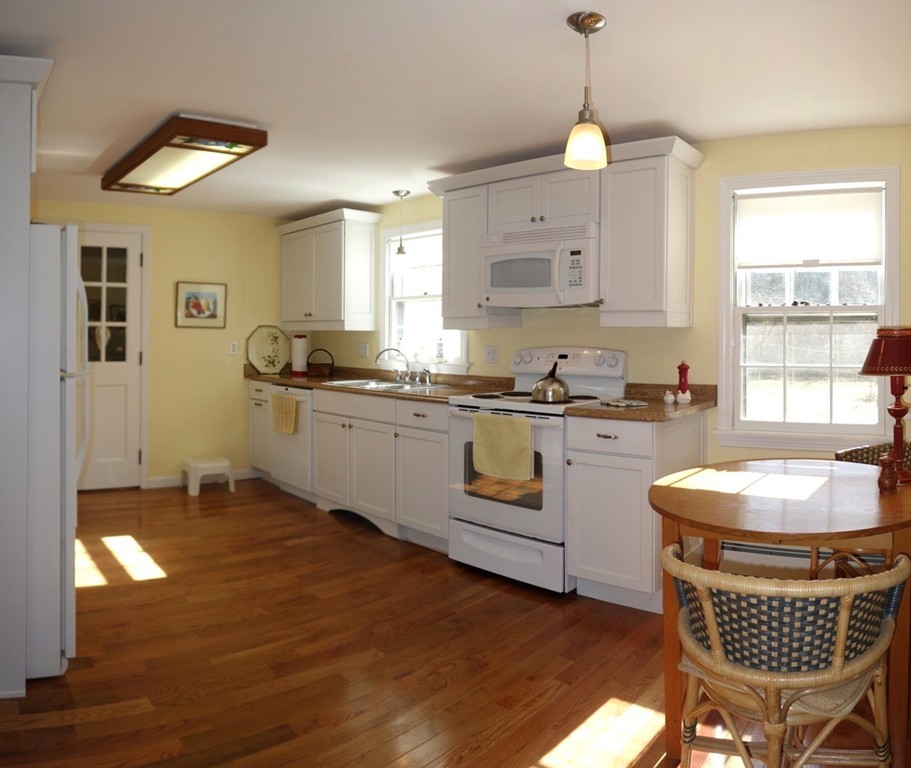 511 Turners Falls Road Montague, MA 01351 - Photo 8 of 28 Gallery Image 8