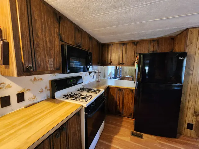 $159,900 | 1626 8th Drive, Friendship, WI 53934