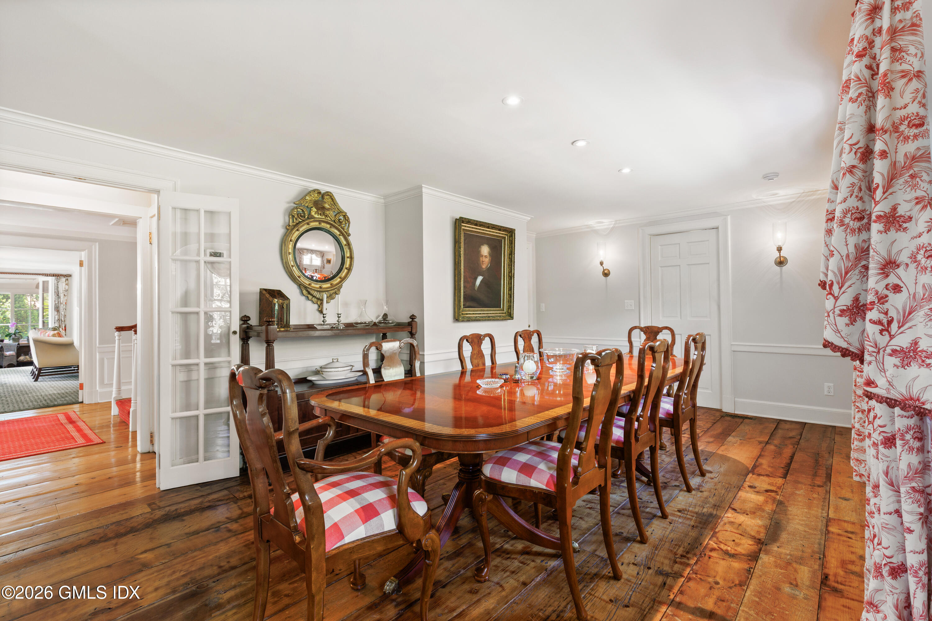 456 Round Hill Road Greenwich, CT 06831 - Photo 7 of 33 Dining Room