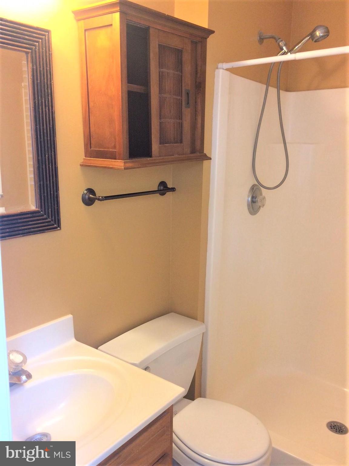 316 Oakwood Road Edgewater, MD 21037 - Photo 15 of 39 Master Bath - view 1