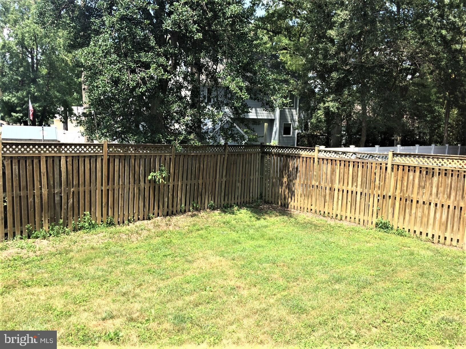 316 Oakwood Road Edgewater, MD 21037 - Photo 36 of 39 Privacy fenced rear yard for the kids and pets.