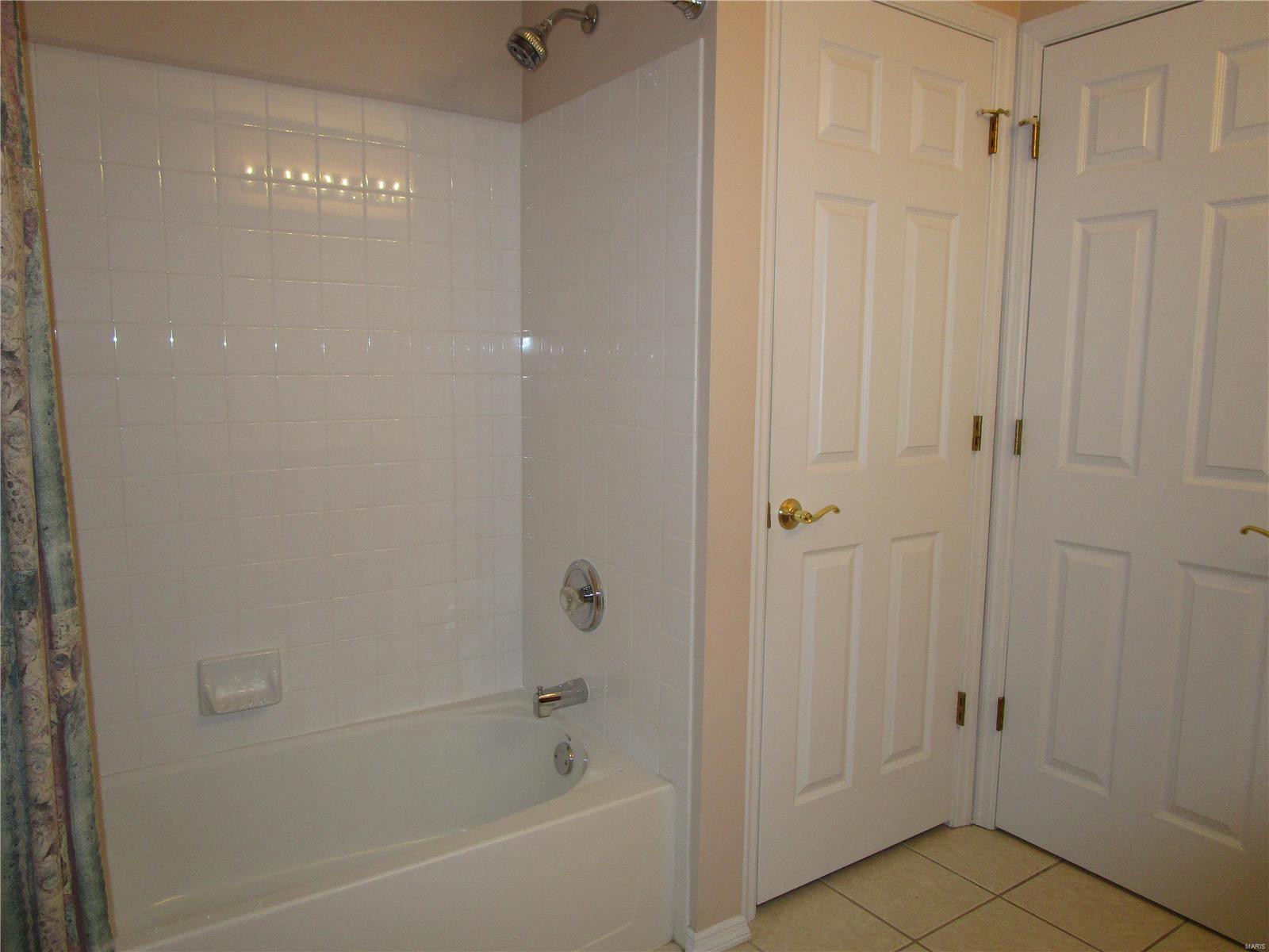 5028 Nicholas Ridge Drive St. Louis, MO 63129 - Photo 18 of 27 Gallery Image 18