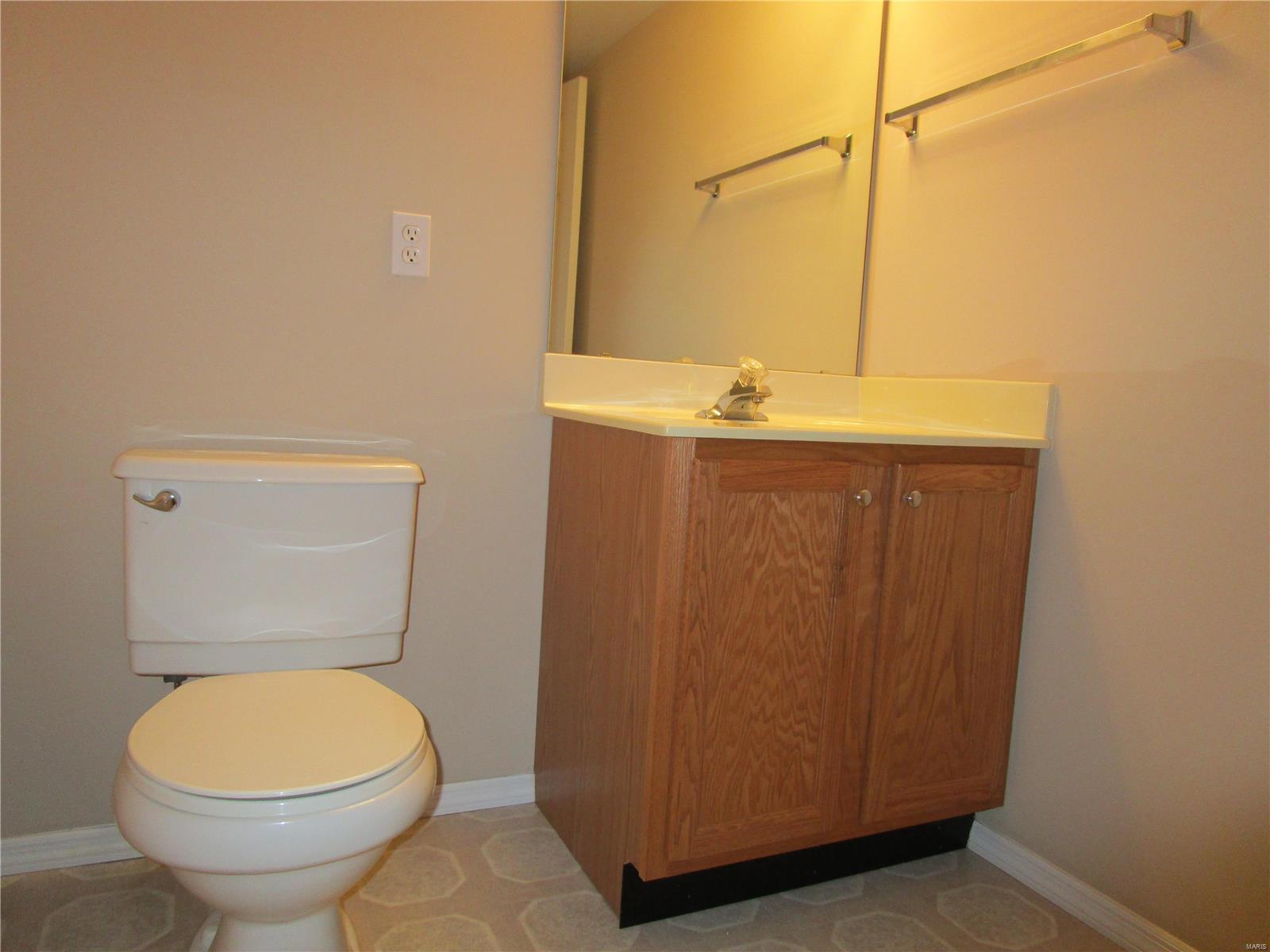 5028 Nicholas Ridge Drive St. Louis, MO 63129 - Photo 20 of 27 Gallery Image 20
