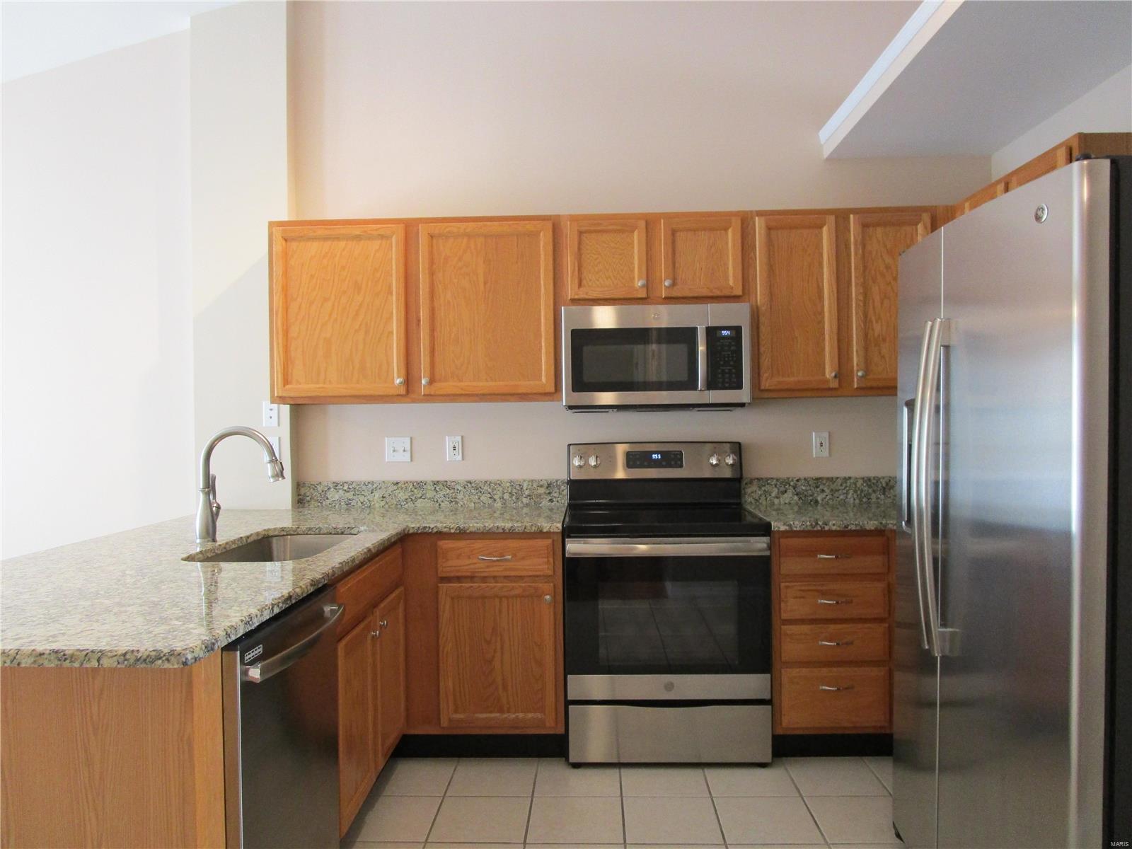 5028 Nicholas Ridge Drive St. Louis, MO 63129 - Photo 5 of 27 Gallery Image 5
