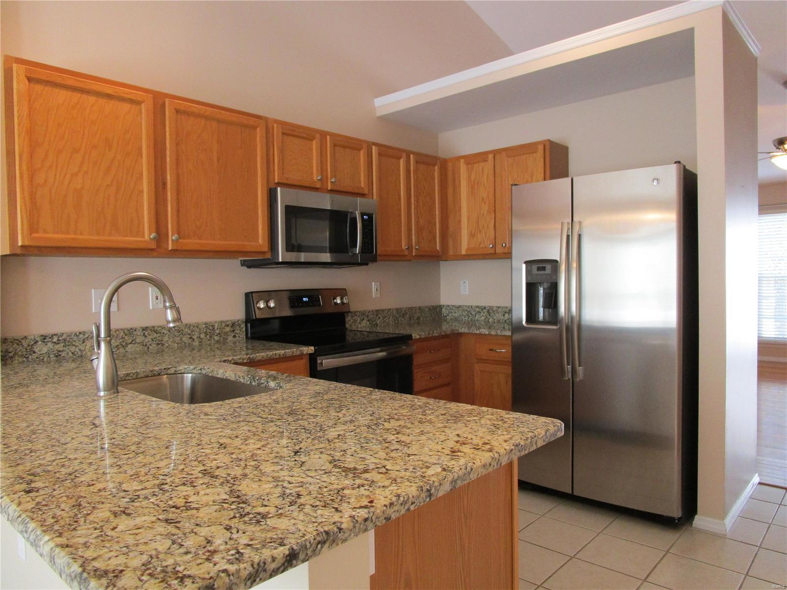5028 Nicholas Ridge Drive St. Louis, MO 63129 - Photo 7 of 27 Gallery Image 7