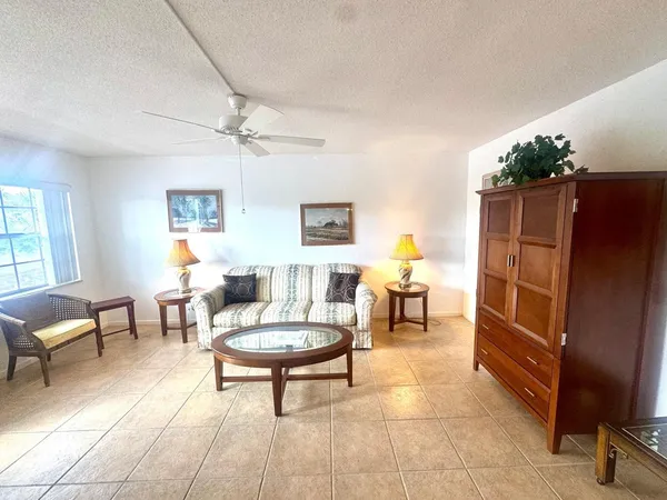 $94,900 | 2050 Northeast 39th Street, Unit 209W, Lighthouse Point, FL 33064