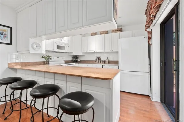 $269,900 | 6017 Southeast Riverboat Drive, Unit 808, Stuart, FL 34997