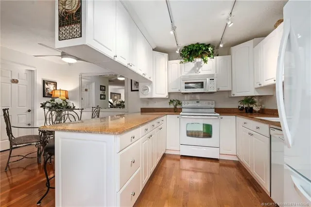 $269,900 | 6017 Southeast Riverboat Drive, Unit 808, Stuart, FL 34997