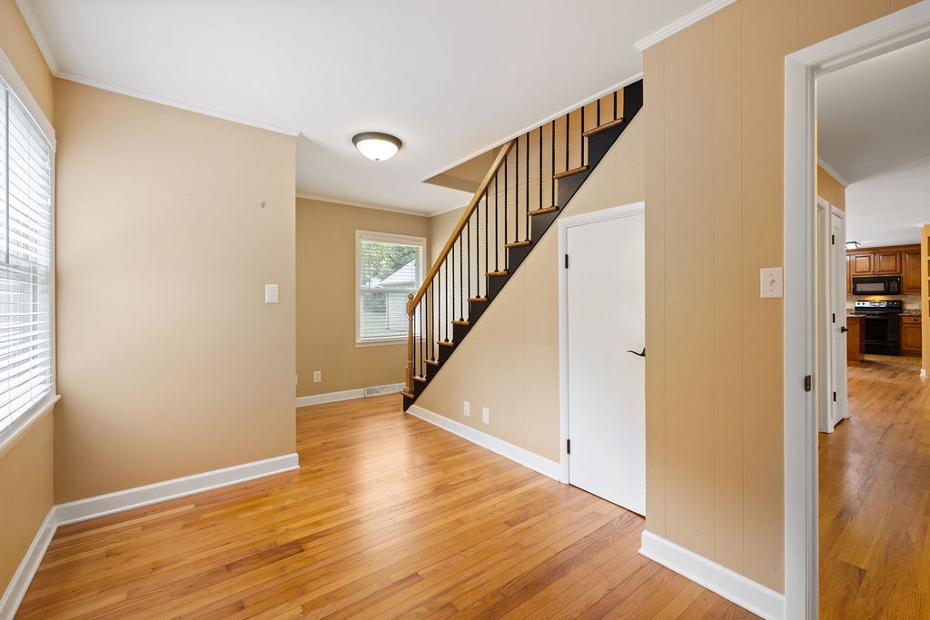 439 East Madison Street Pulaski, TN 38478 - Photo 25 of 36 a view of entryway with wooden floor