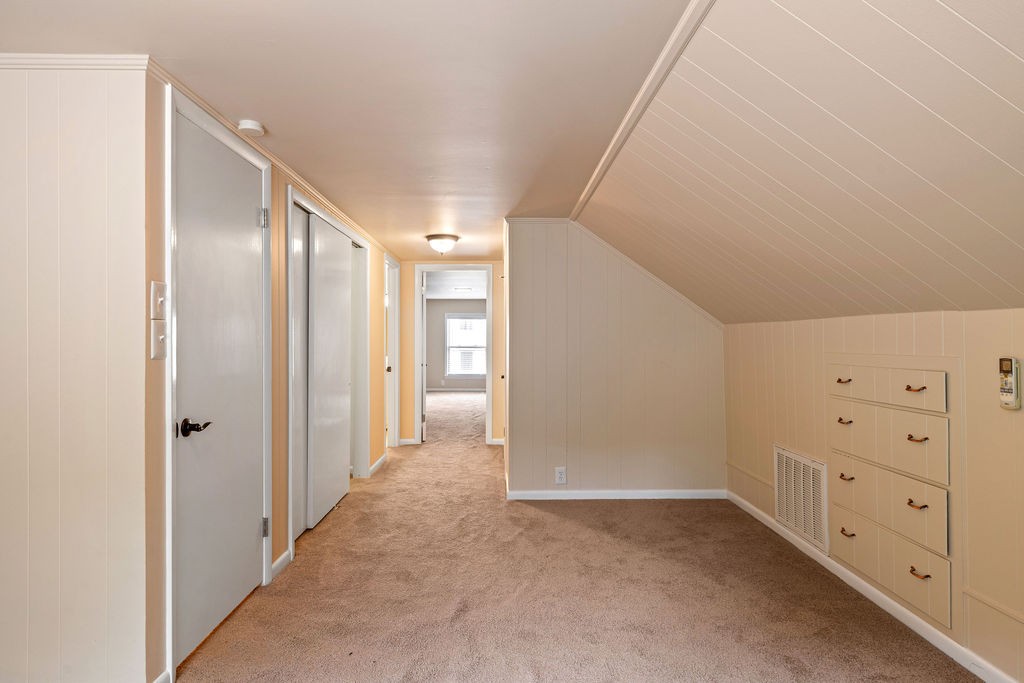 439 East Madison Street Pulaski, TN 38478 - Photo 26 of 36 a view of hallway