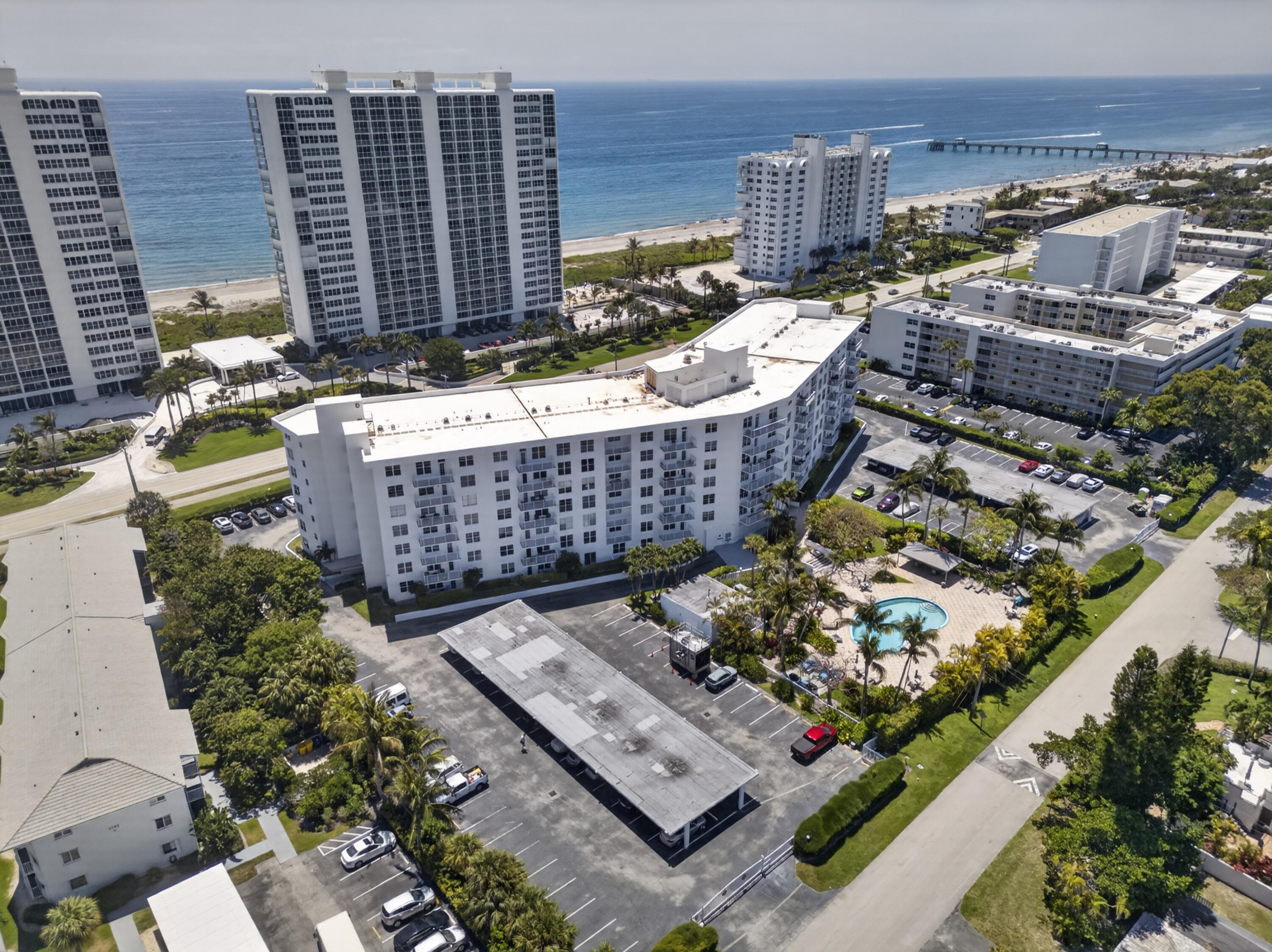 2851 South Ocean Boulevard, Unit 1N Boca Raton, FL 33432 - Photo 2 of 54 a view of outdoor space