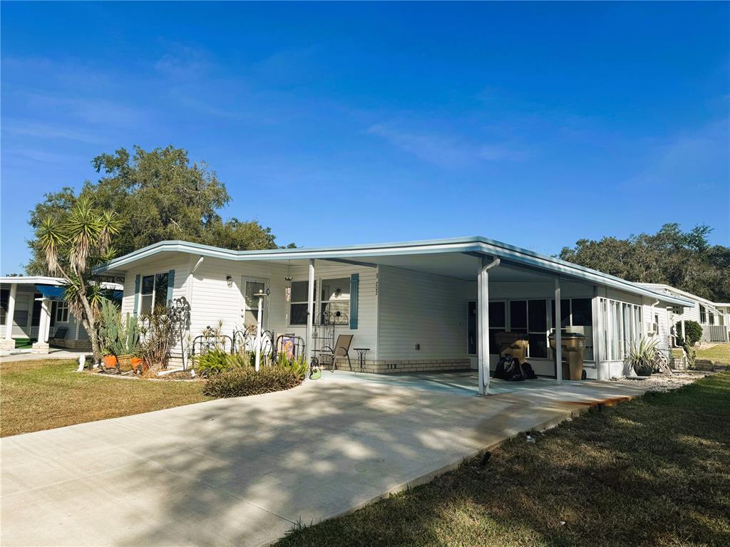 202 Aspen Circle Leesburg, FL 34748 - Photo 3 of 34