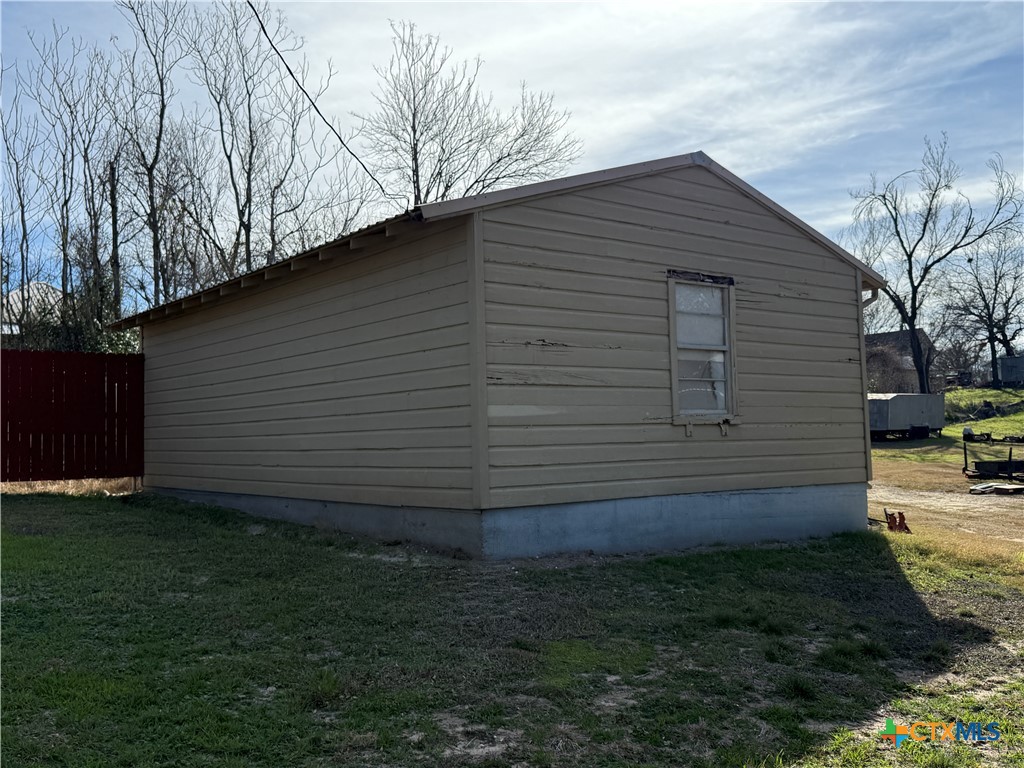 609 East Henry Street Hamilton, TX 76531 - Photo 39 of 44