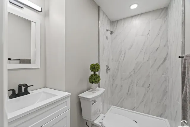 $320,000 | 318 North Park Street, Bonner Springs, KS 66012