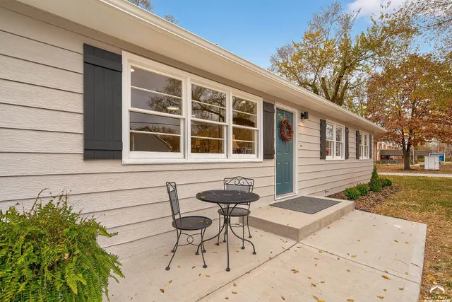 $320,000 | 318 North Park Street, Bonner Springs, KS 66012