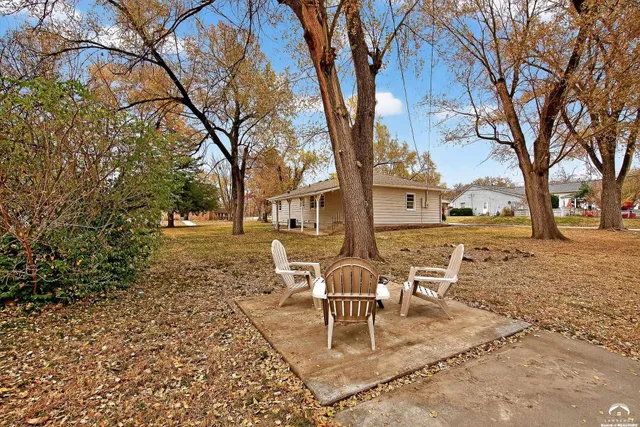 $320,000 | 318 North Park Street, Bonner Springs, KS 66012