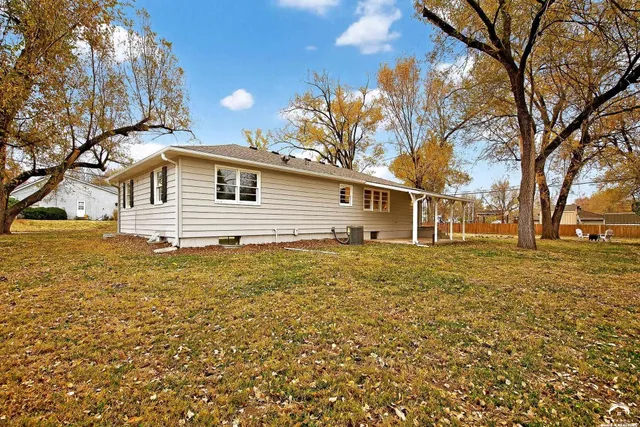 $320,000 | 318 North Park Street, Bonner Springs, KS 66012