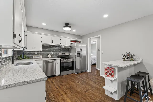 $320,000 | 318 North Park Street, Bonner Springs, KS 66012