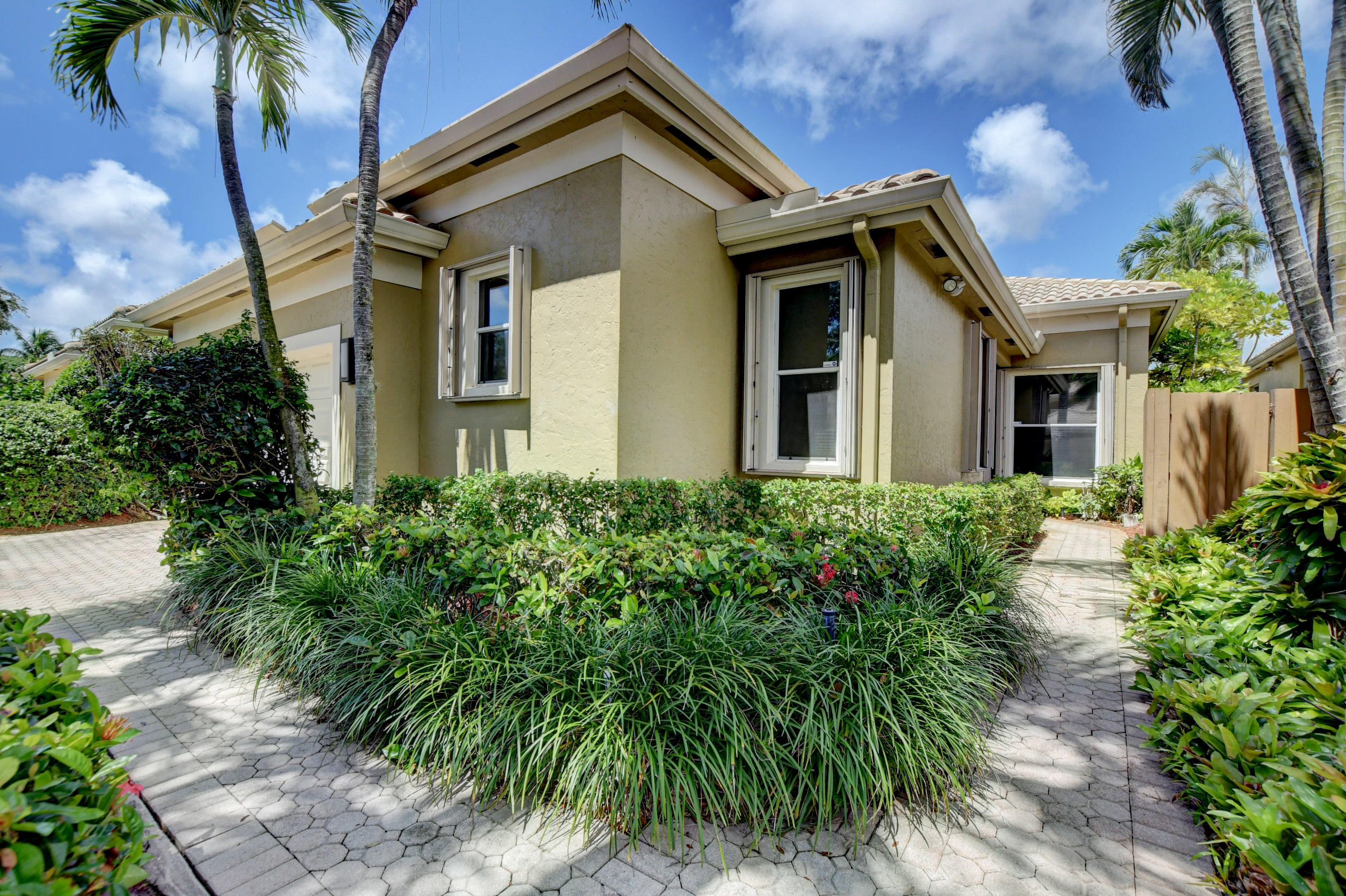 6653 Northwest 23rd Terrace Boca Raton, FL 33496 - Photo 5 of 41 EBF_7013And4more