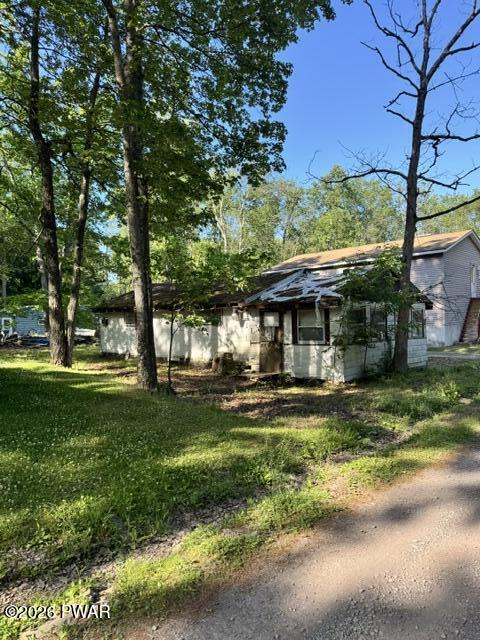 134 Perry Road Greentown, PA 18426 - Photo 3 of 30
