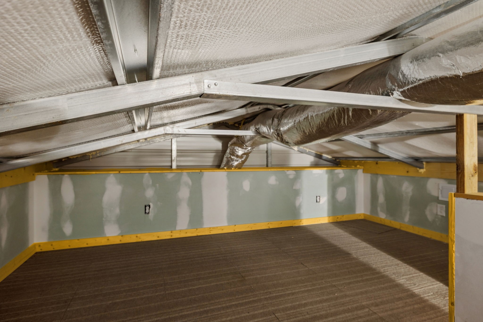 1399 Roberts Creek Road Waverly, TN 37185 - Photo 20 of 42 a view of a indoor garage