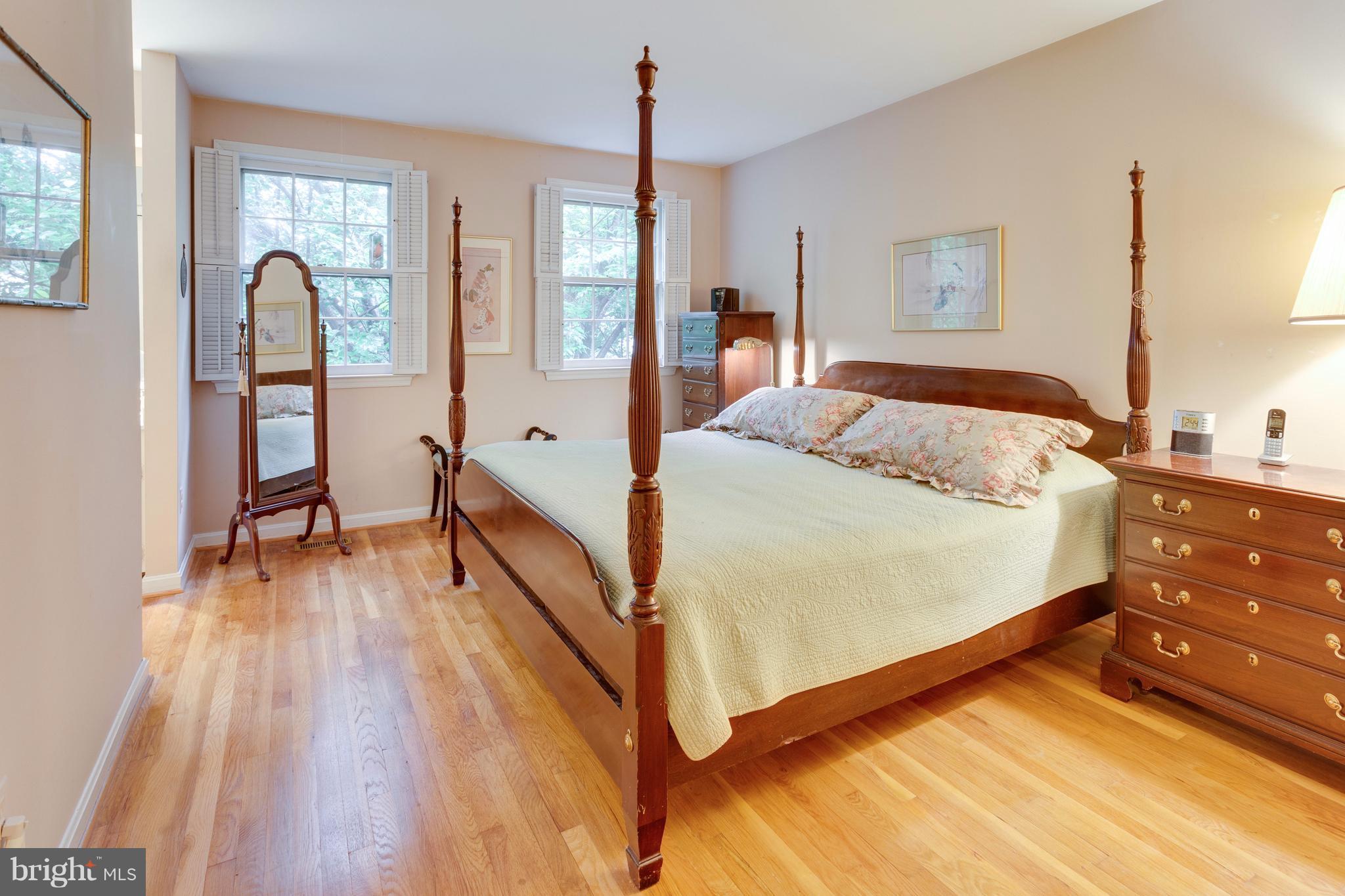 9700 Ranger Road Fairfax, VA 22030 - Photo 13 of 30 Spacious master suite -- 3 closets!