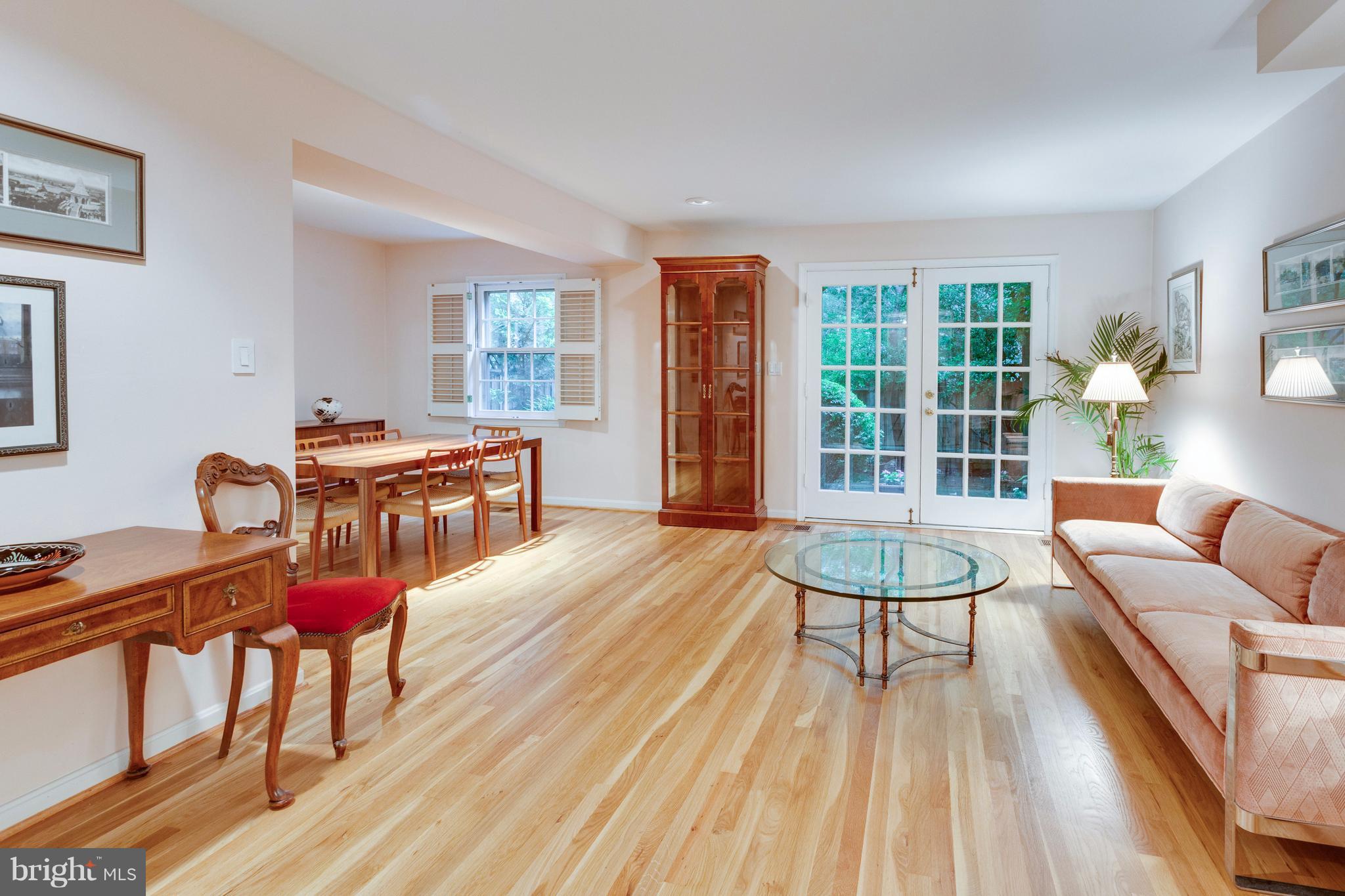 9700 Ranger Road Fairfax, VA 22030 - Photo 7 of 30 Large living room opens to lovely private garden