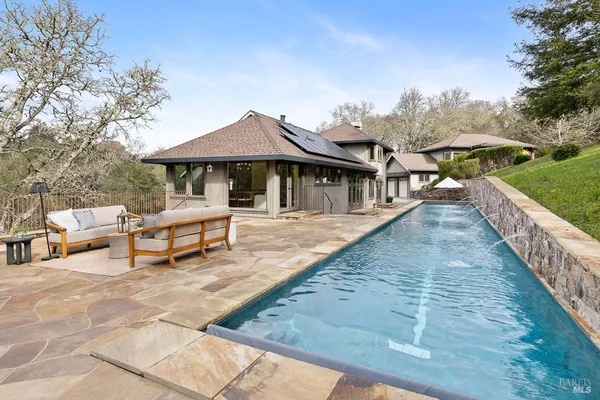 $2,950,000 | 330 Chiquita Road, Healdsburg, CA 95448