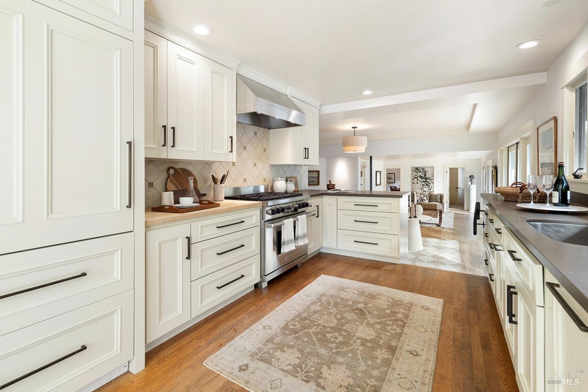 330 Chiquita Road Healdsburg, CA 95448 - Photo 11 of 68