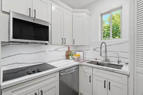 $4,998,000 | 14302 Lora Drive, Los Gatos, CA 95032