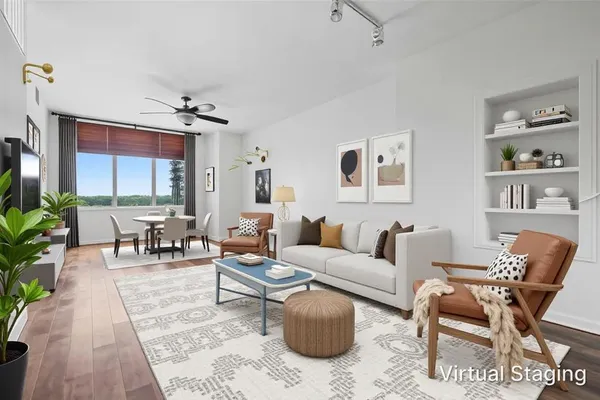 $2,100 | 54 Rainey Street, Unit 1117, Austin, TX 78701