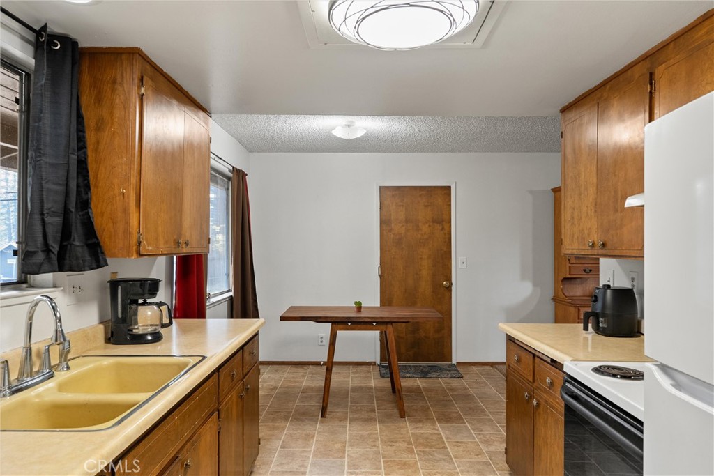 15353 Forest Ranch Way Forest Ranch, CA 95942 - Photo 21 of 47 a bathroom with a sink double vanity and a mirror