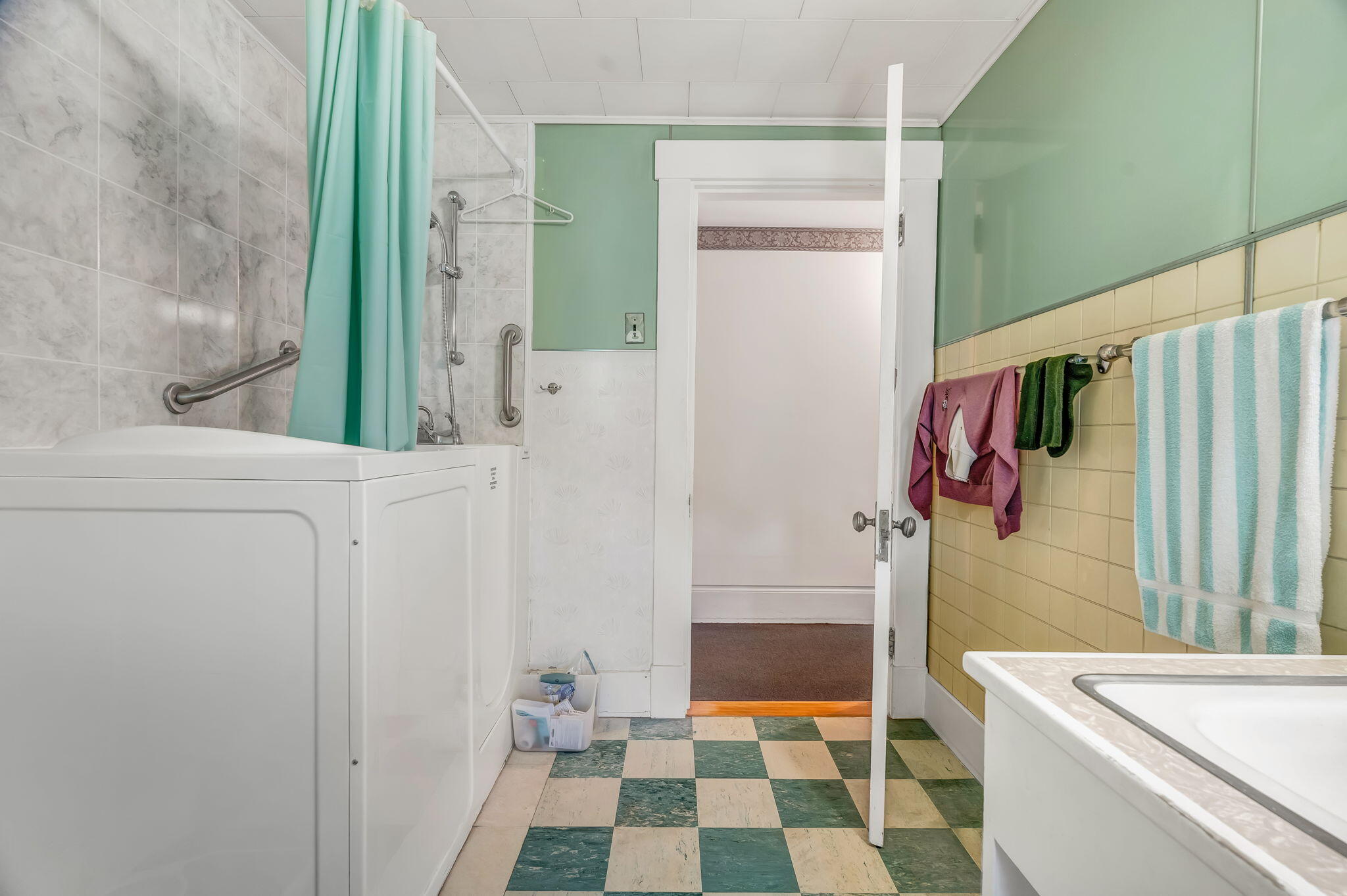 28 Main Street Hill Dexter, ME 04930 - Photo 25 of 74 Full Bath Level 2