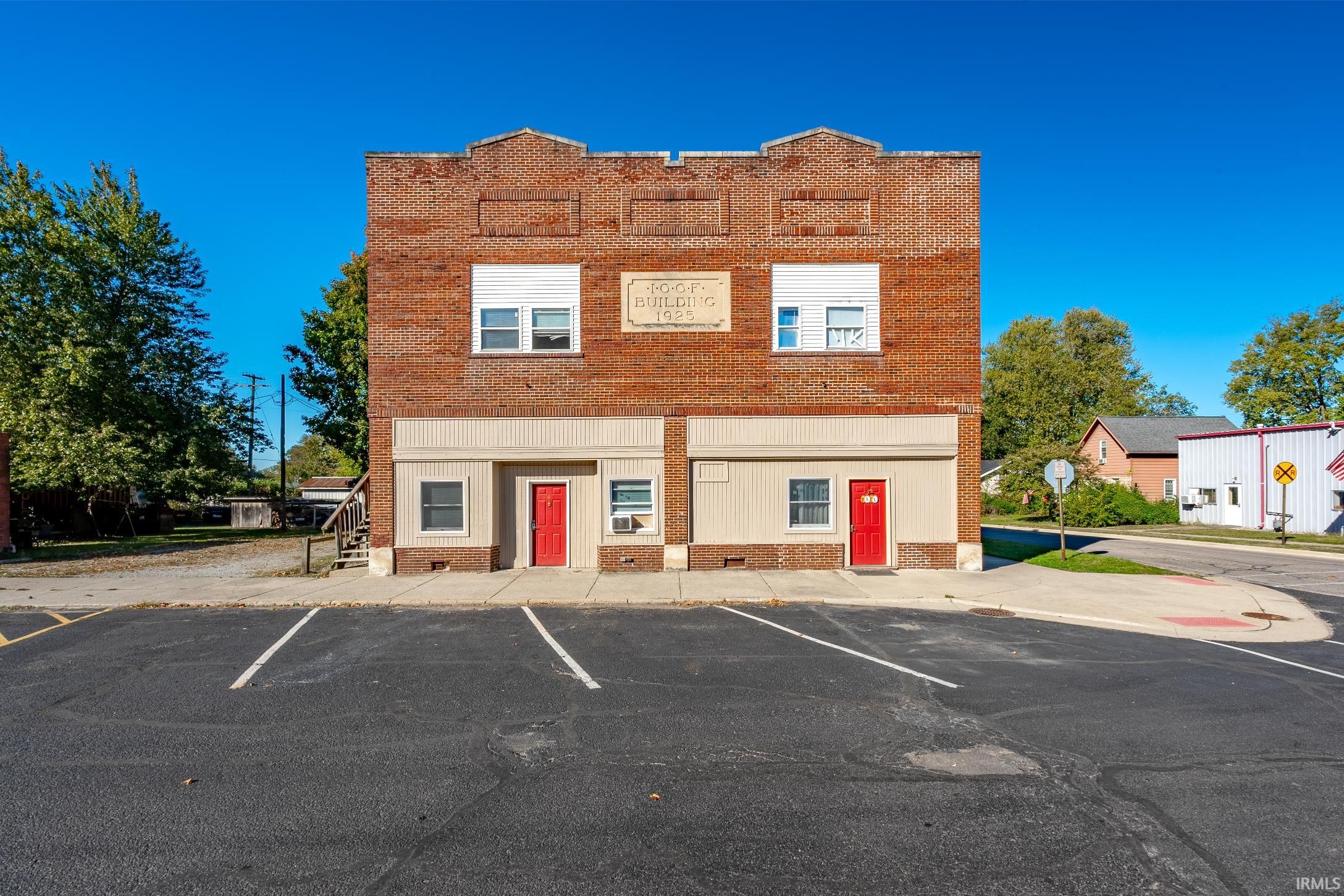 102 South Main Street Claypool, IN 46510 - Photo 2 of 23