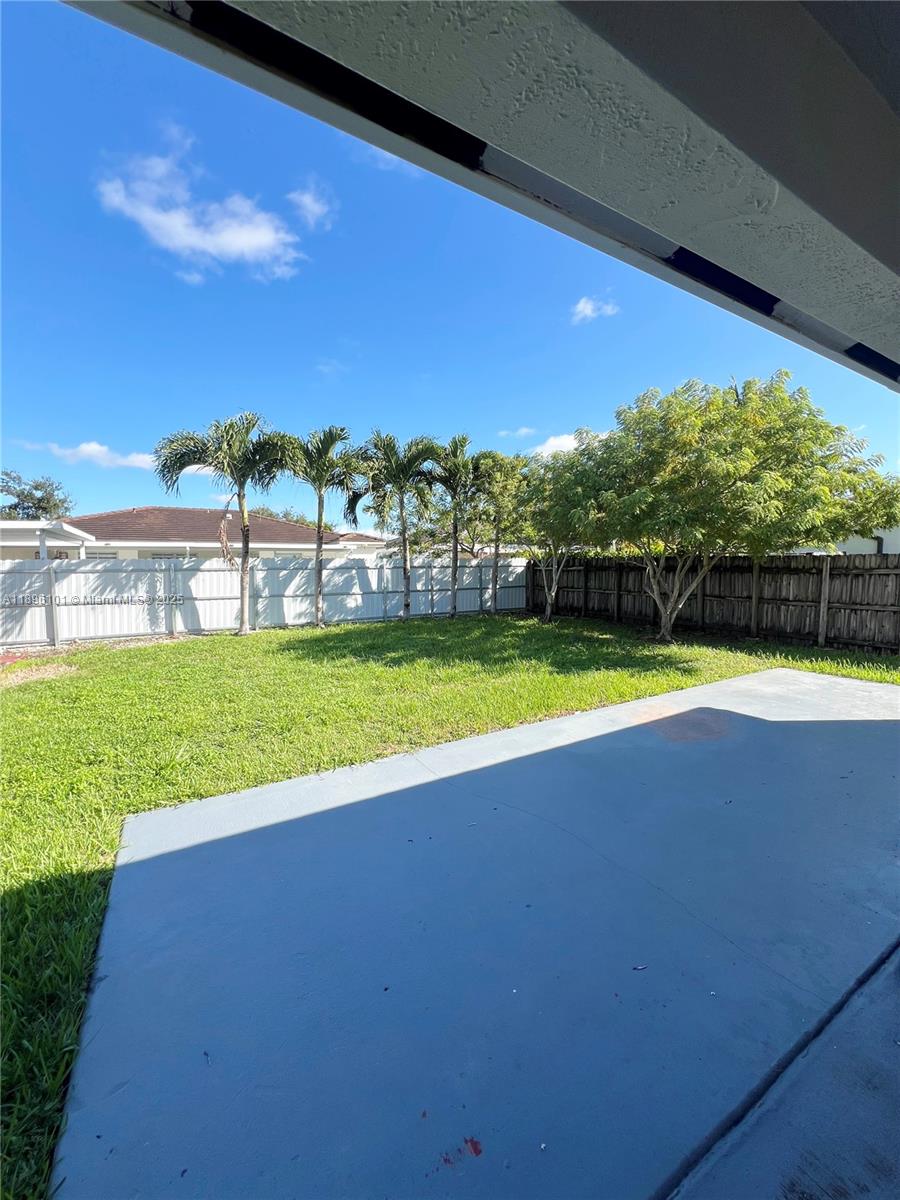 11371 Southwest 246th Terrace Homestead, FL 33032 - Photo 5 of 15