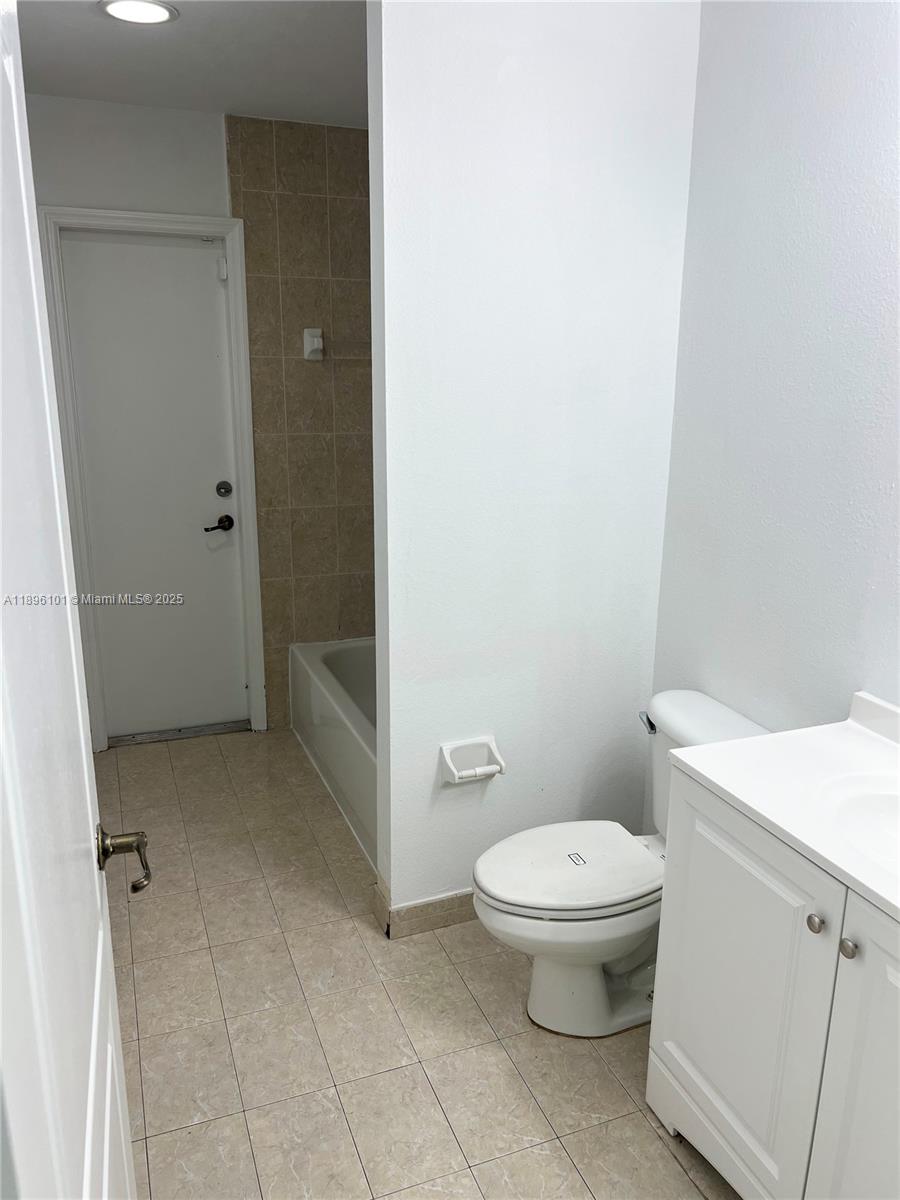 11371 Southwest 246th Terrace Homestead, FL 33032 - Photo 10 of 15