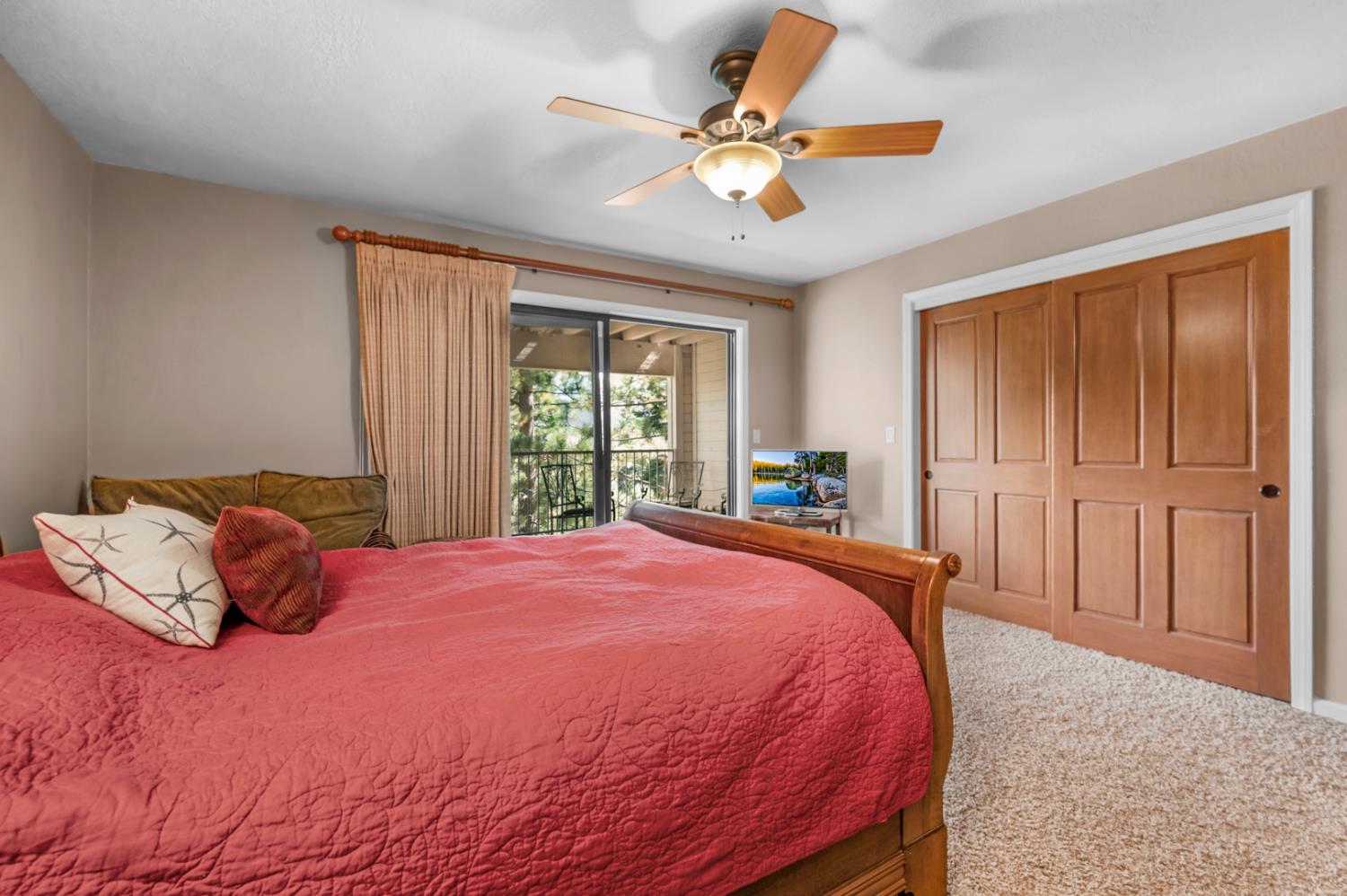 63217 Huntington Vista Road, Unit 81 Mono Hot Springs, CA 93642 - Photo 46 of 53 a bed sitting in a bedroom next to a window